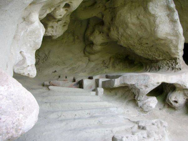 Le grotte di Rocca d'Olgisio